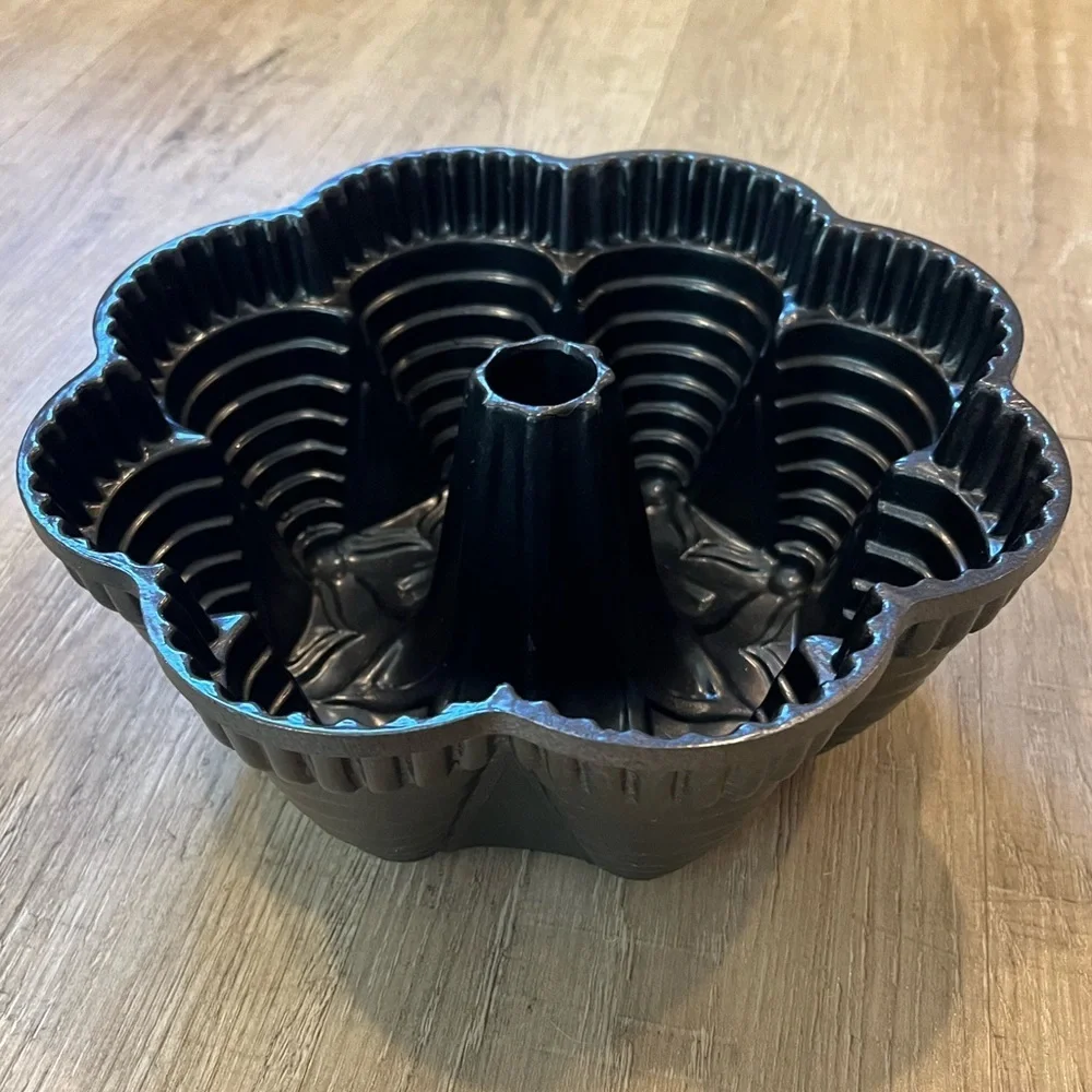 Nordic Ware Bundt Brand Fiesta Party Cake Pan Set of Two